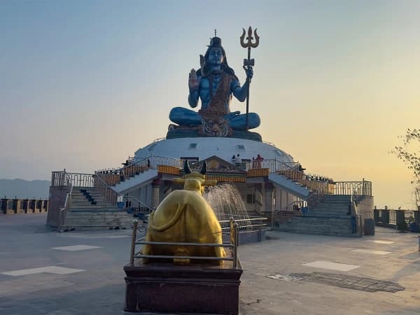 Pumdikot Shiva Statue